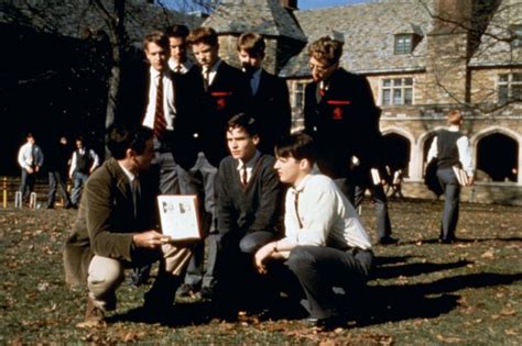 Kuinka “Dead Poets Society” inspiroi nuoria ja kyseenalaisti perinteet 1980-luvun lopulla?